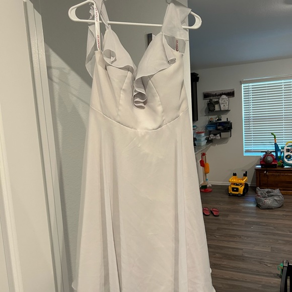 🤍JJ’s House White Off The Shoulder Dress🤍 - Picture 4 of 5